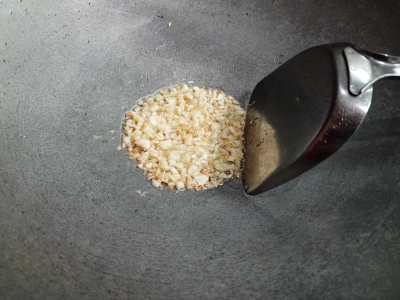 วิธีทำกระเทียมเจียว