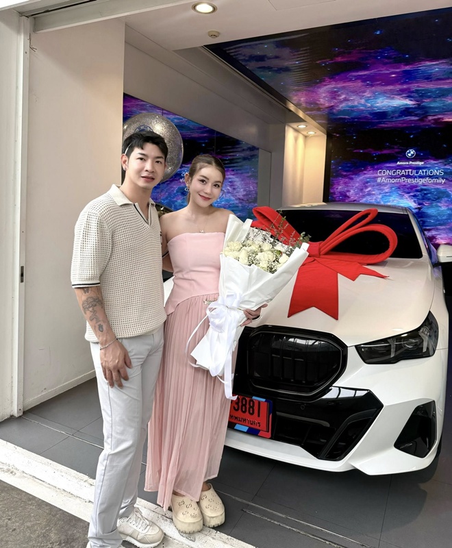 ครูเบียร์ นุติญา อุ้มท้องเข้า รพ.