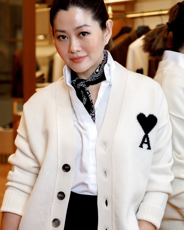 สู่ขวัญ บูลกุล อายุ 52 แล้ว