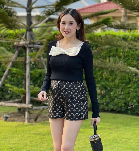 แยม ธมลพรรณ์