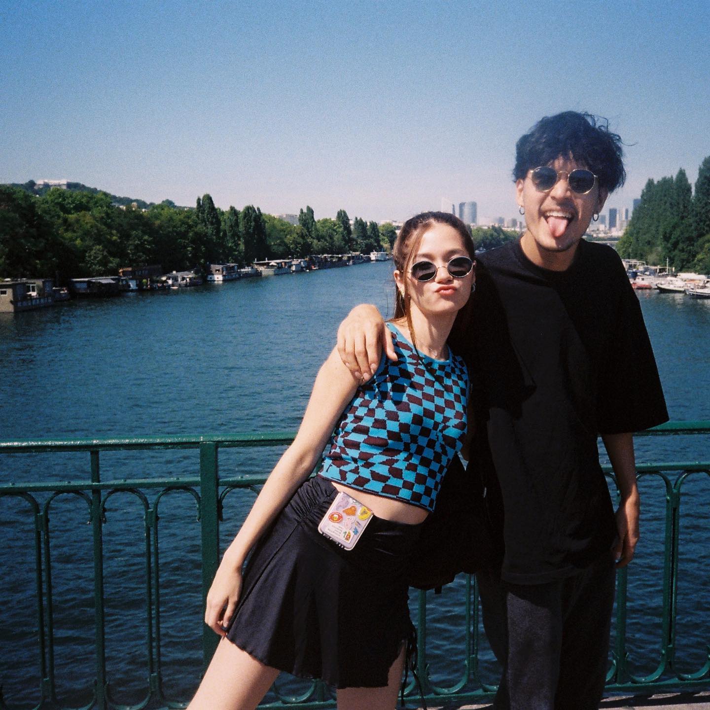  วี วิโอเลต