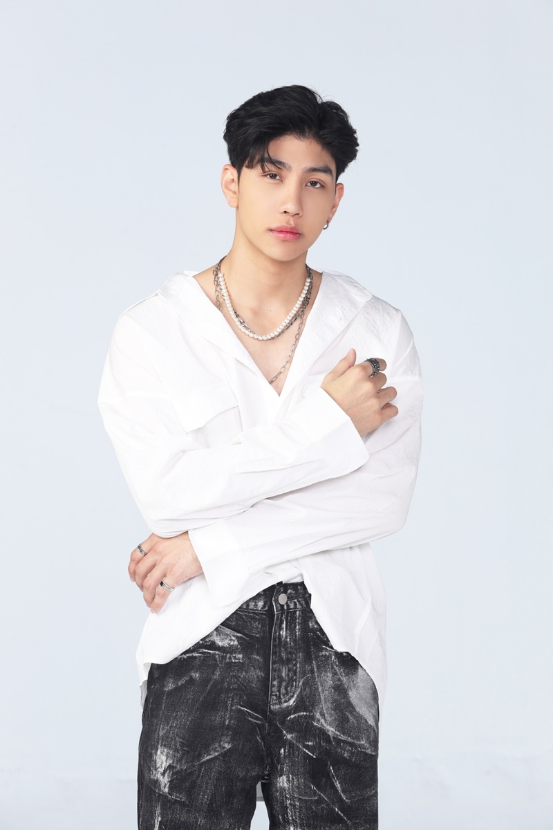 หนังสือรุ่นพลอย ม่อน ธนัชชัย