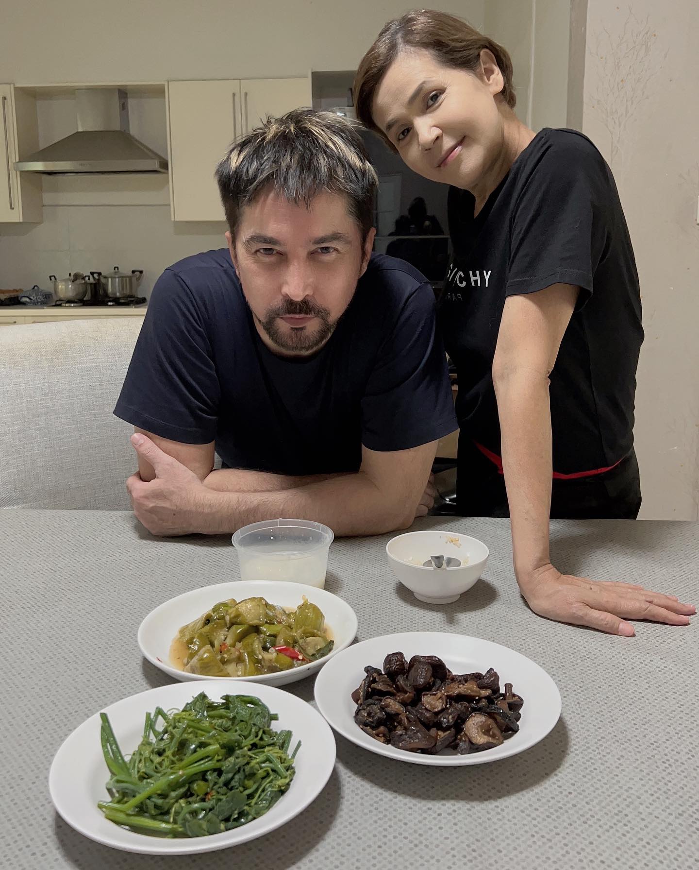 จอนนี่ นก จริยา