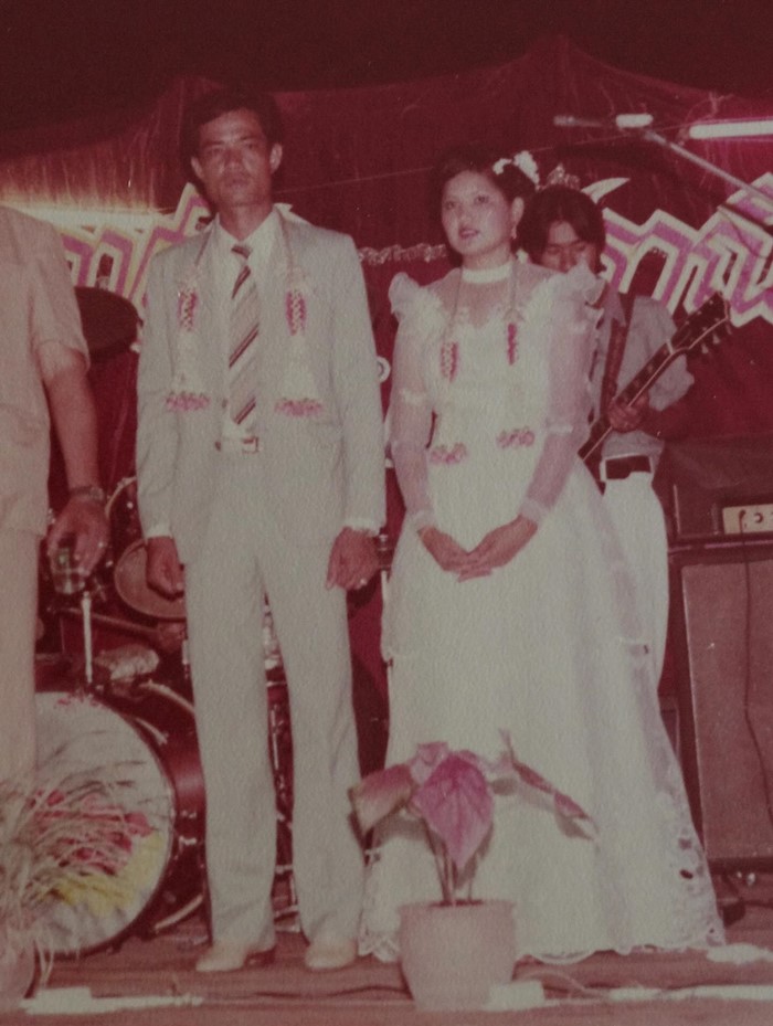 น้ำหวาน กรรณาภรณ์ เอาชุดแต่งงานแม่มาถ่ายการ์ดงานแต่ง 