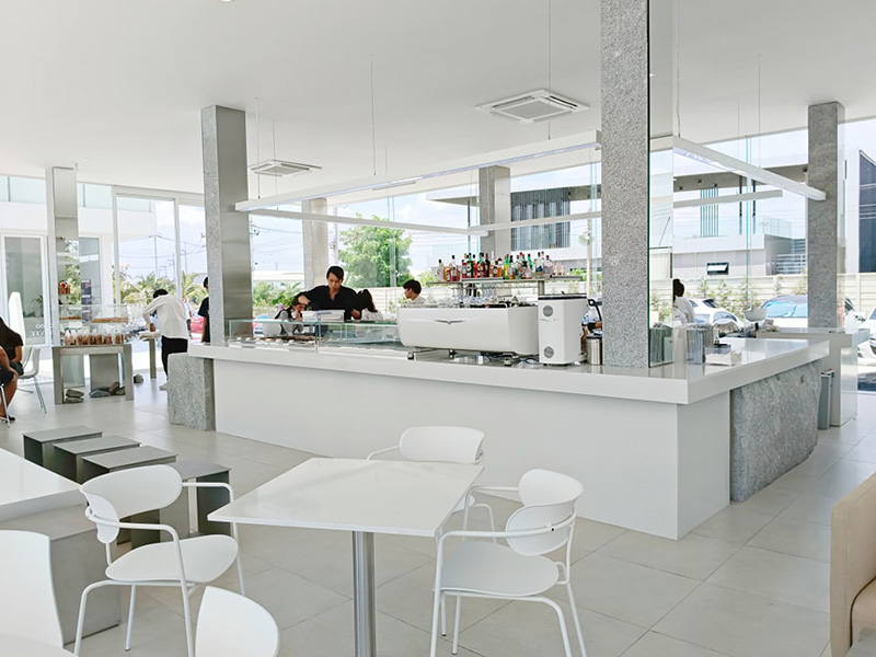 คาเฟ่ริมทะเลสาบ