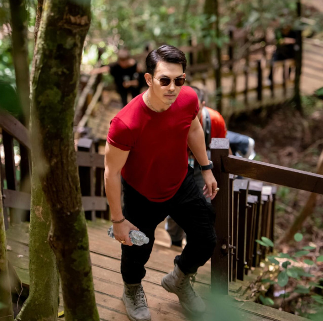อั้ม อธิชาติ ประวัติพระเอกหนุ่มหล่อกล้ามโต อดีตหวานใจ นัท มีเรีย