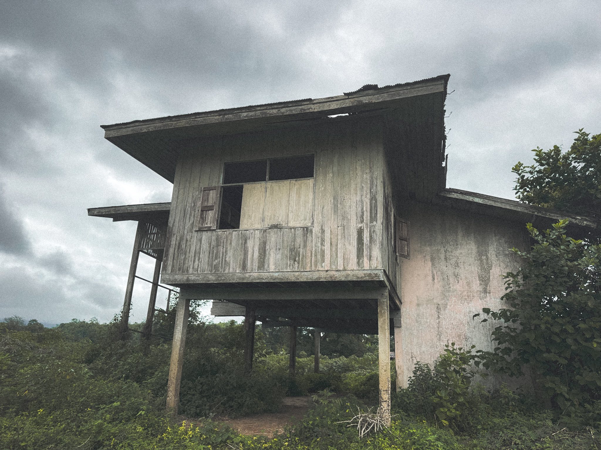 โรงพักร้าง 100 ปี อุ้มผาง