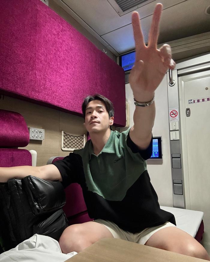 อาเล็ก ธีรเดช เที่ยวลาว โบว์ เมลดา ส่งโมเมนต์สุดซึ้ง