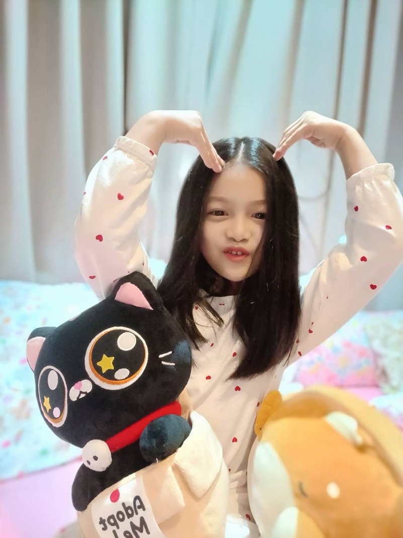 น้องวีจิ สวมชุดไทยเป็นตัวแทนเชิญพาน น่ารักน่าเอ็นดู พ่อศรราม ปลื้มใจมาก