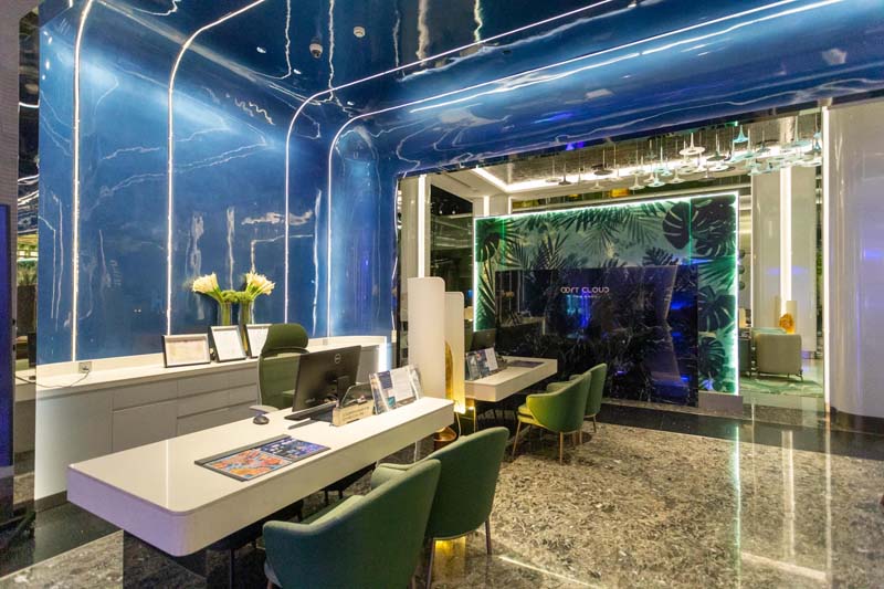 Oort Cloud Tea Room คาเฟ่ธีมอวกาศ