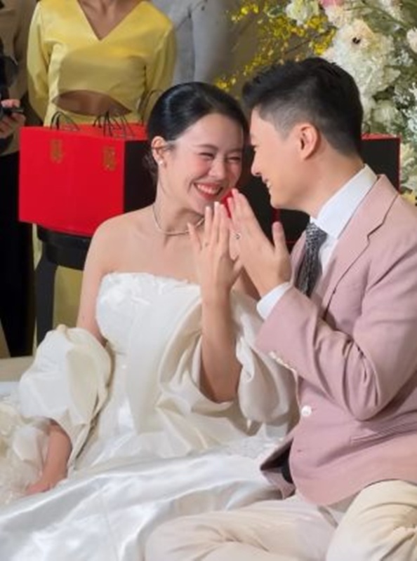 อัง สุพัตรา น้องสาวออม สุชาร์ แต่งงาน