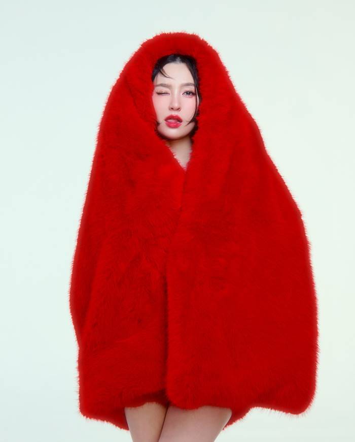 เบลล่า ราณี อวดออร่าสาวชุดแดง