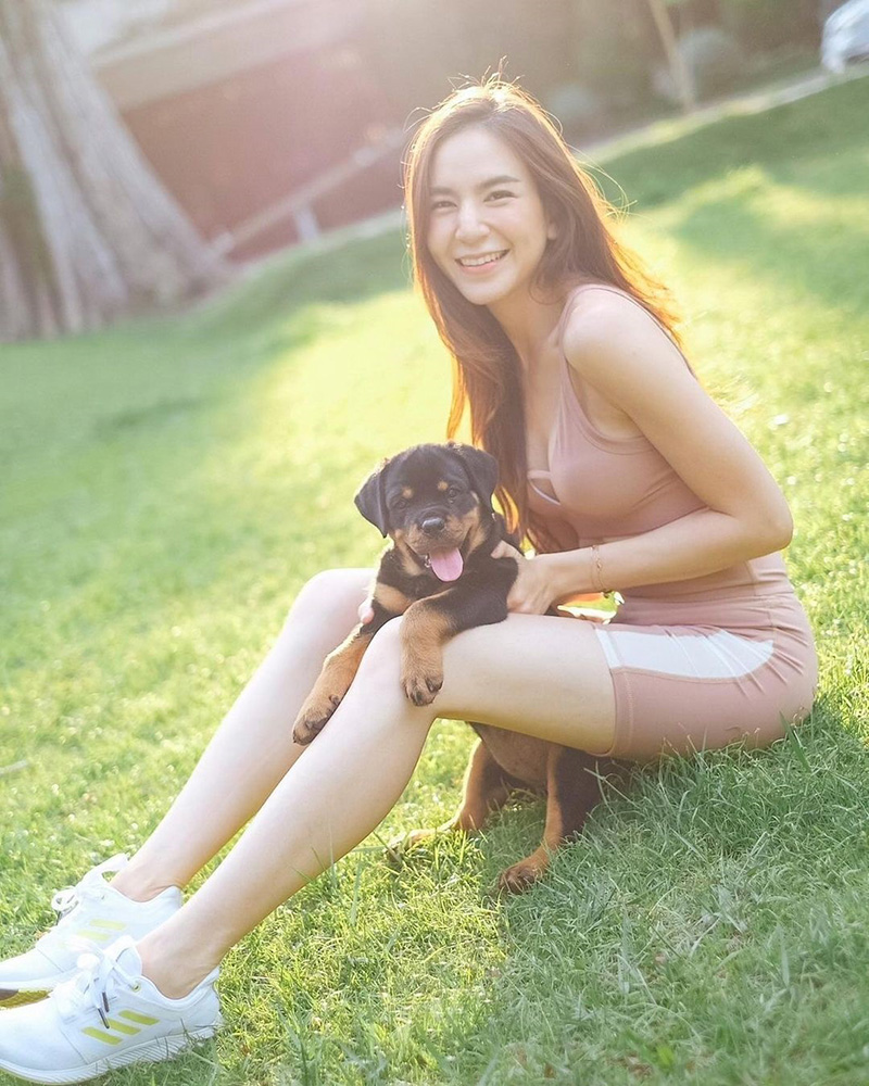 พลอย ชิดจันทร์