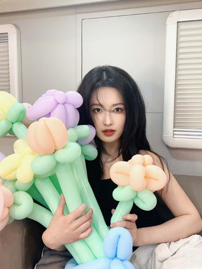 หลี่ชิน Liqin ดาราจีน