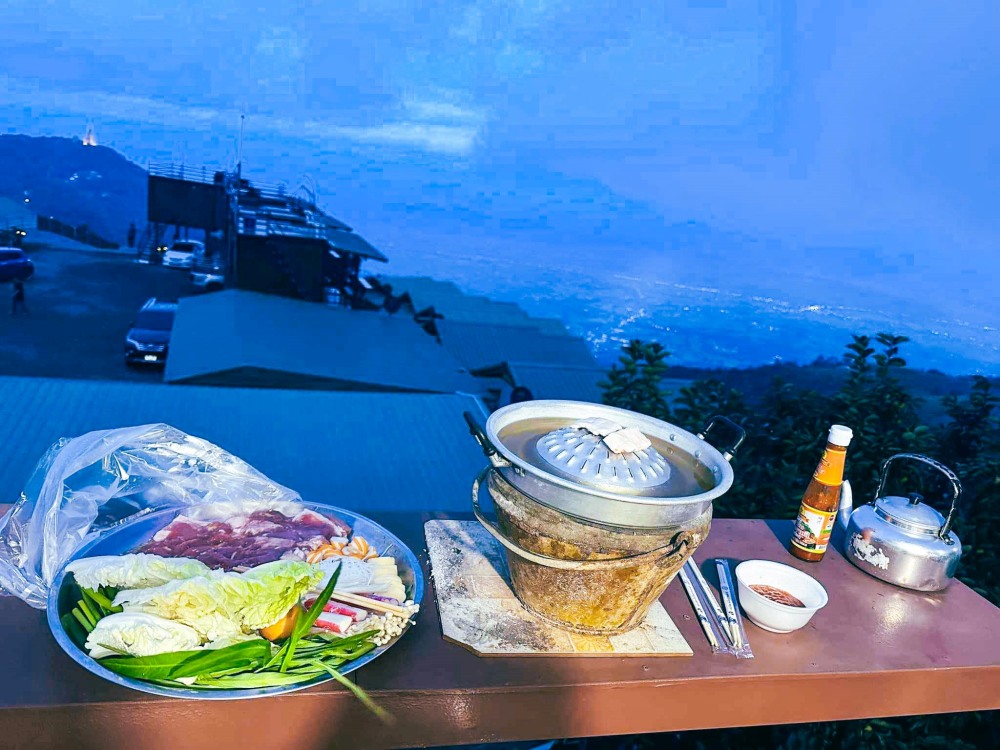 เซ็ตหมูกระทะ บ้านพักภูตะวัน รีสอร์ท