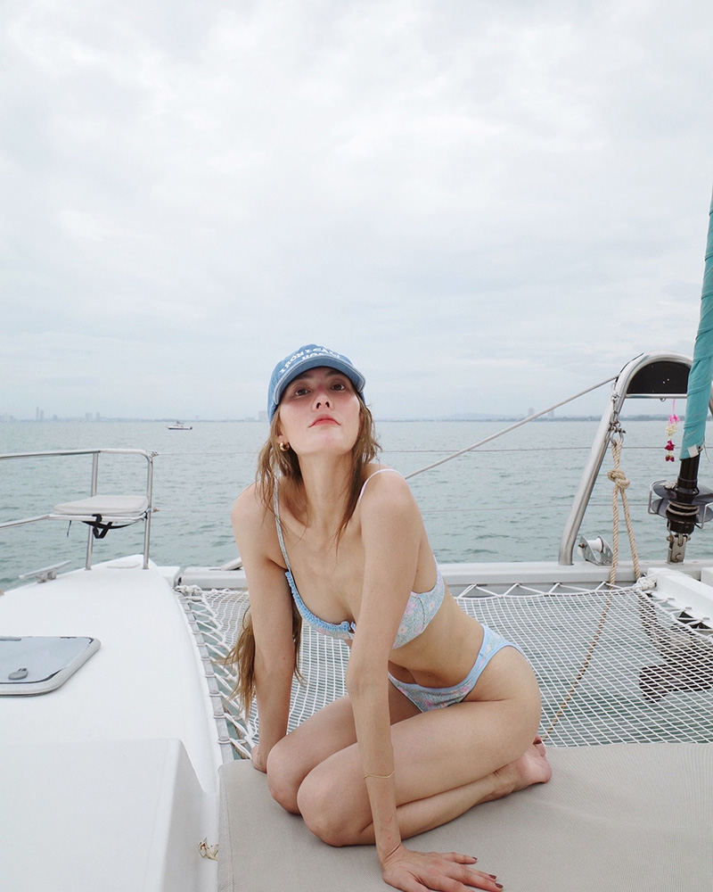 เจนี่ แซ่บตาแตก นุ่งชุดชั้นใน ผูกโบ