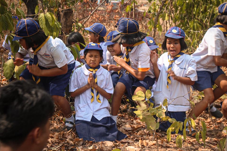 ครูแต่งผีบ้า