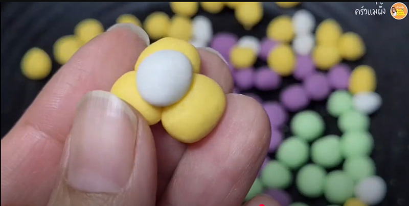 บัวลอยดอกไม้สีสวยจากธรรมชาติ วิธีทำ