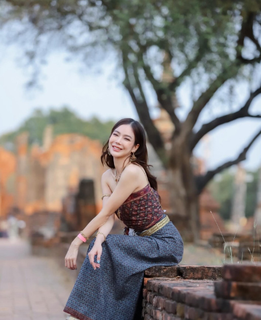 ก้อย กรกช ประวัติ