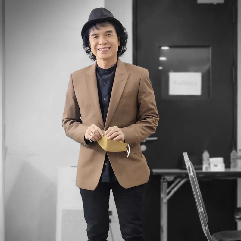 ครูสลา คุณวุฒิ