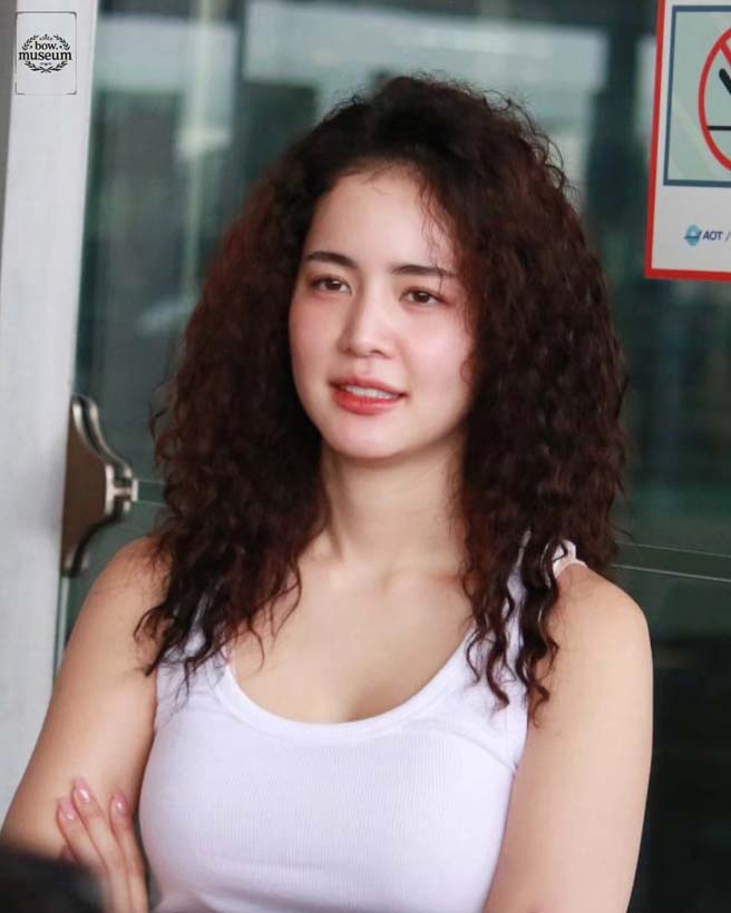 โบว์ เมลดา ลุคใหม่ ผมหยิกลอนสวยน่ารักสดใส ก่อนบินไปเรียนต่อที่อังกฤษ