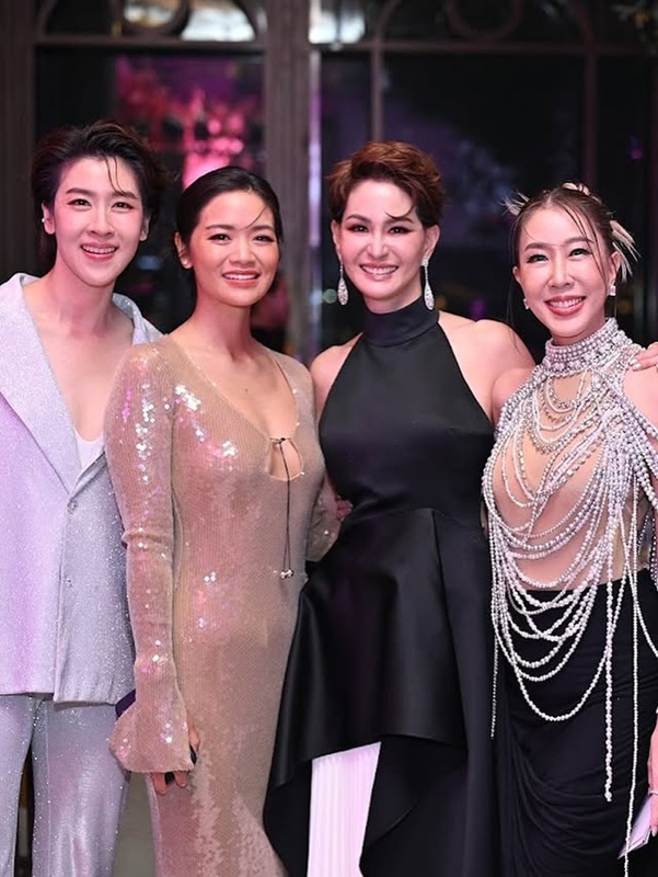 เชียร์ ฑิฆัมพร หมิว รังสินี