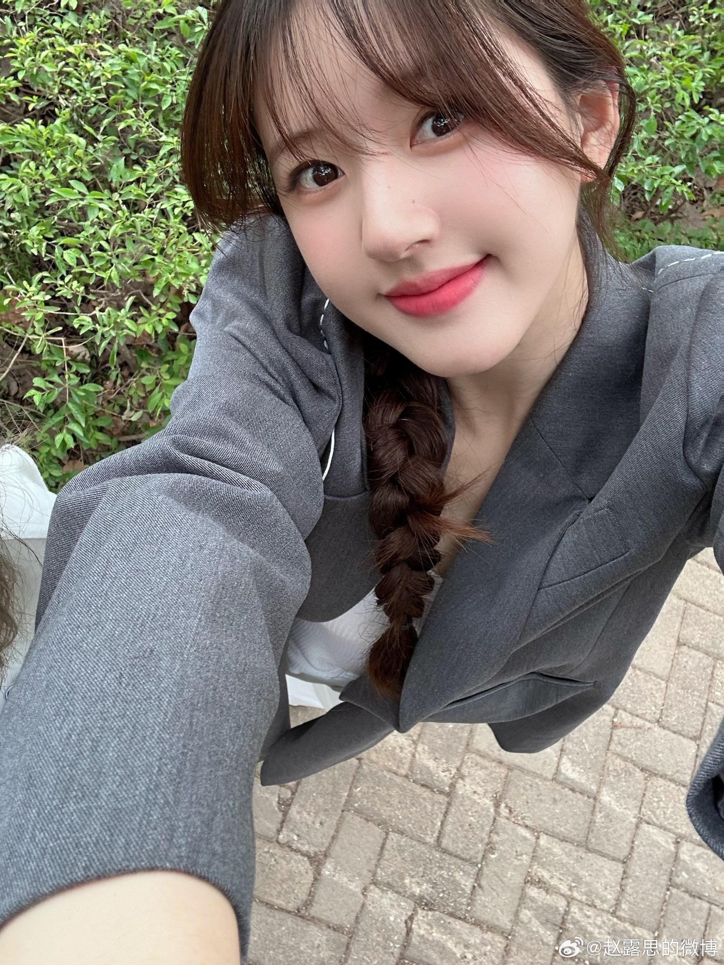 จ้าวลู่ซือ