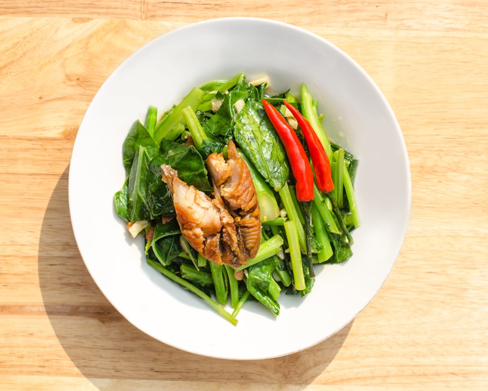 ผัดคะน้าปลาเค็ม