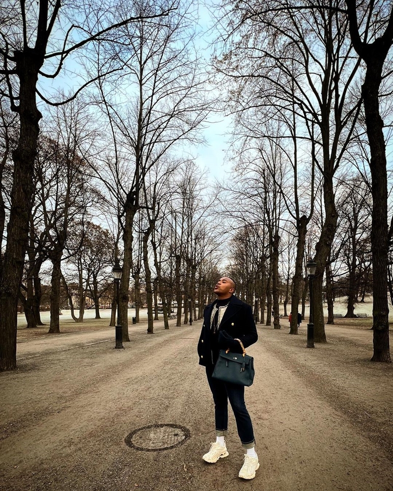 รัศมีแข ฟ้าเกื้อล้น 