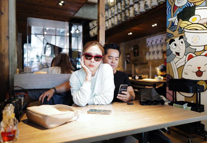 แมลงเมี่ยงเลิกสามี