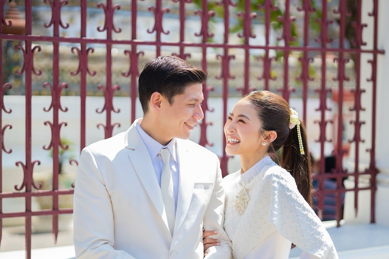 มายด์ ลภัสลัล ควง พาย สุนิษฐ์ เข้าพิธีมงคล