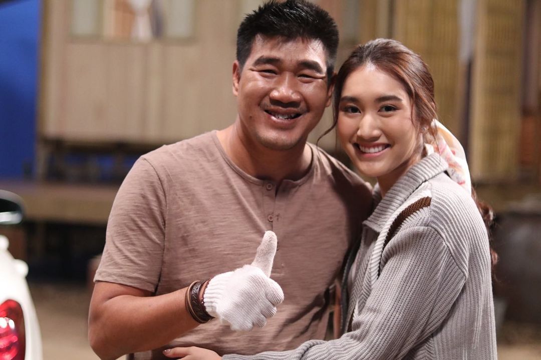 เบส รักษ์วนีย์ สมรักษ์ คำสิงห์