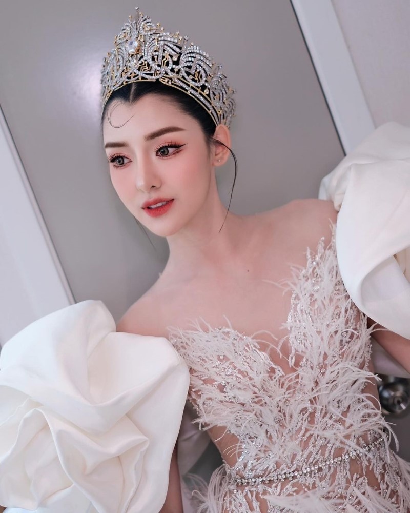 ยุวเฟิร์น ยุวภรณ์ ทรงงาม