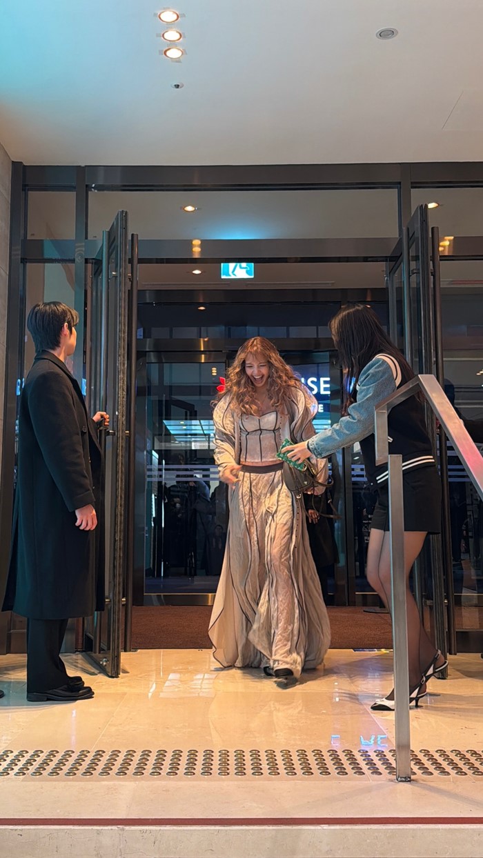 ลิซ่า BLACKPINK อวดภาพคู่ กงยูโอปป้า