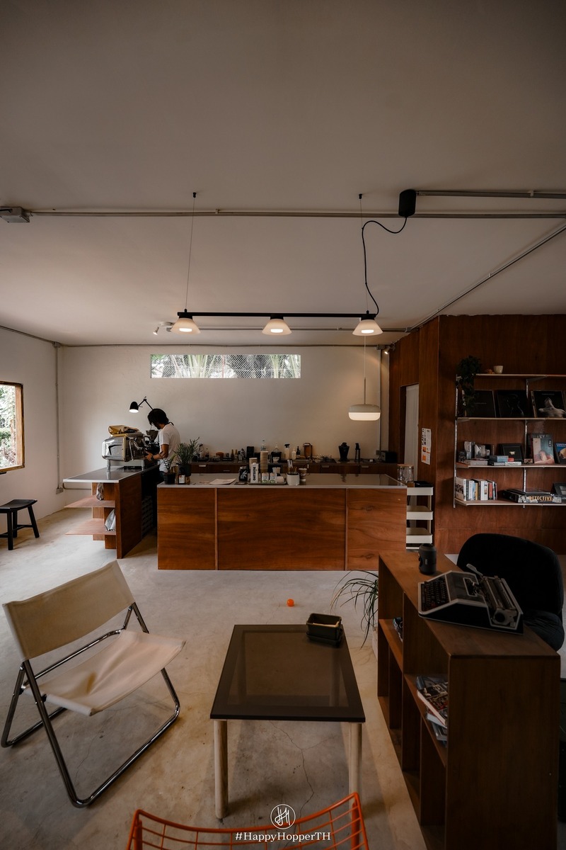 COOP (Coffee and Stuff) คาเฟ่ในปทุมธานี 