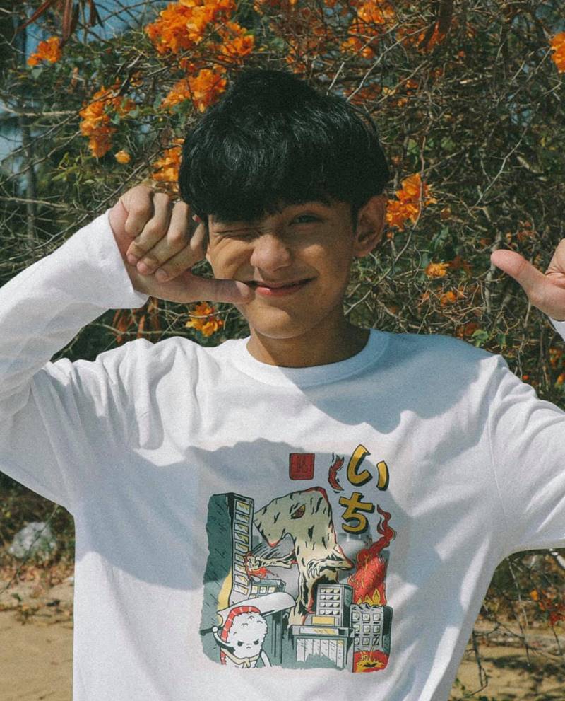 เฟิร์ส อนุวัตน์