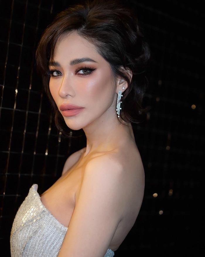 พลอย เฌอมาลย์