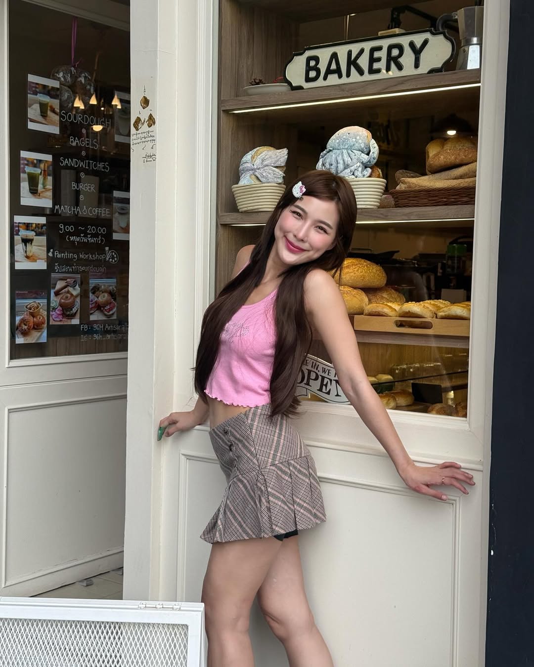 จันจิ จันจิรา นุ่งทูพีซอวดหุ่นแซ่บท่อนบน