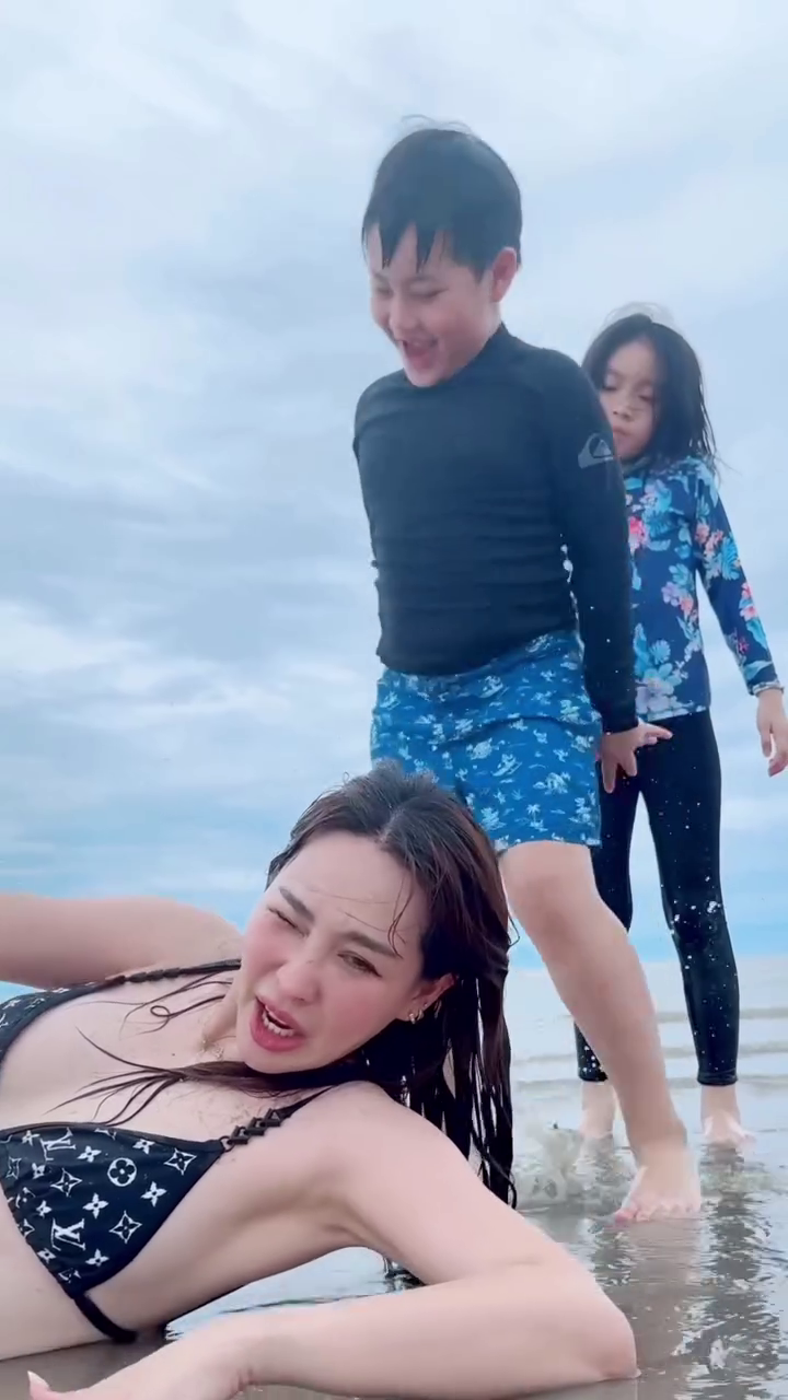 นุ้ย สุจิรา เปิดโหมดแซ่บ ในวัย 43 ปี