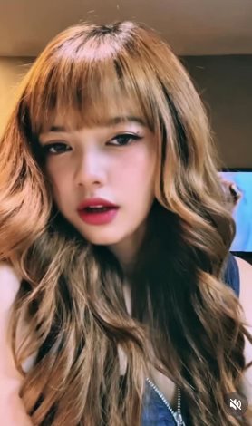 สาวอินโดฯ หน้าคล้ายลิซ่า