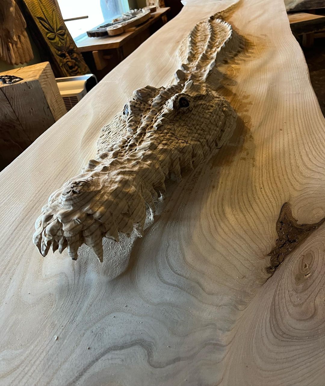 แกะสลักไม้