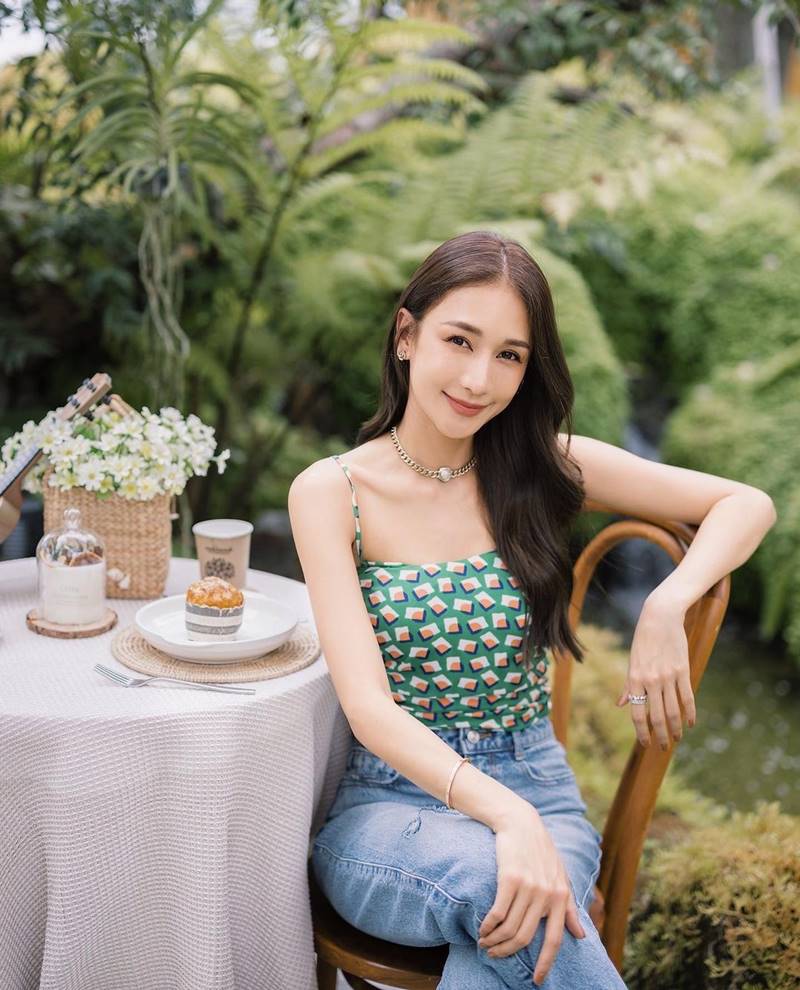 เนย โชติกา