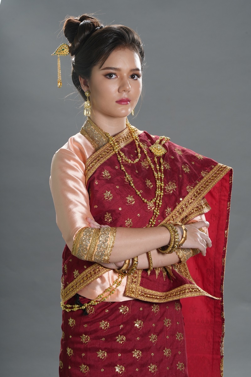 เดชอสูรขันแก้วนพเก้า เรื่องย่อ