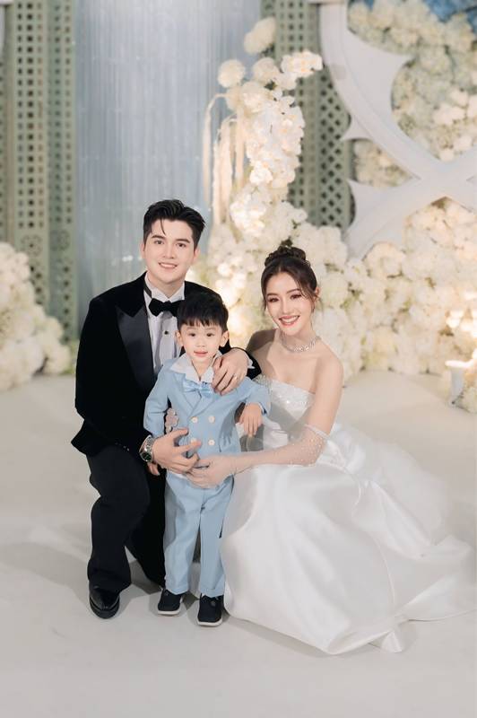 แพรวพราว แสงทอง