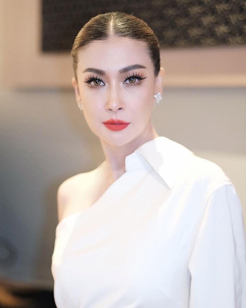 เอมี่ กลิ่นประทุม