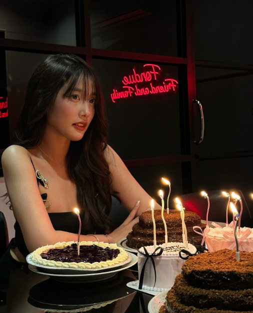 น้องเนปจูน แฟนใหม่ ดีเจเพชรจ้า ดีกรีนักศึกษาสาว อายุห่างกัน 25 ปี