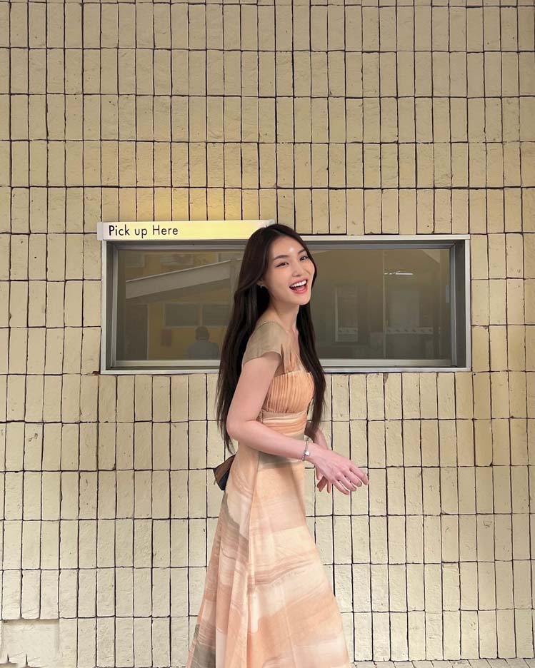 กระปุก พลอยนิรา