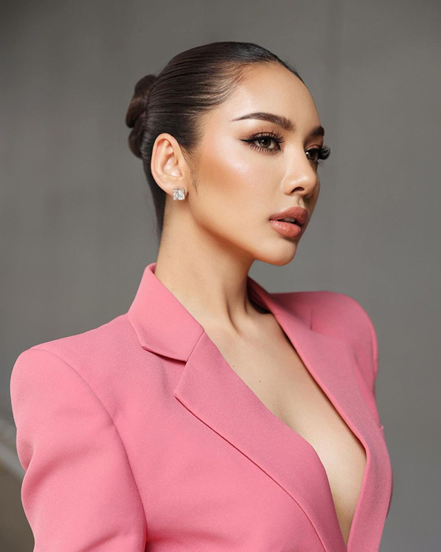 ดินสอสี พนิดา ประวัติ