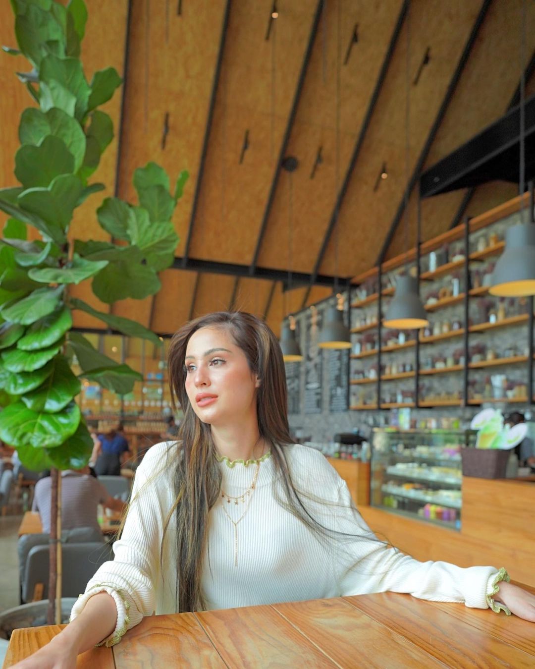 ขวัญ อุษามณี 