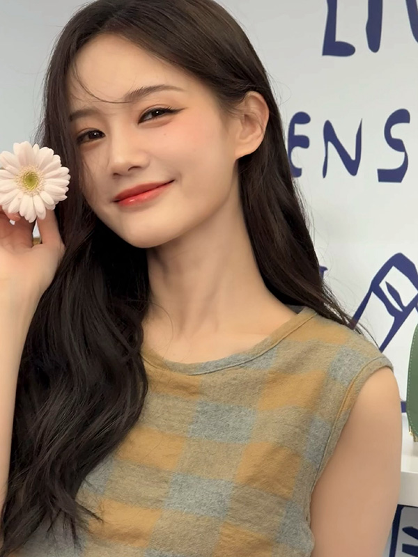 หลี่อี้ถง ประวัติ